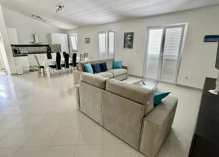 Gaga Apartment *
